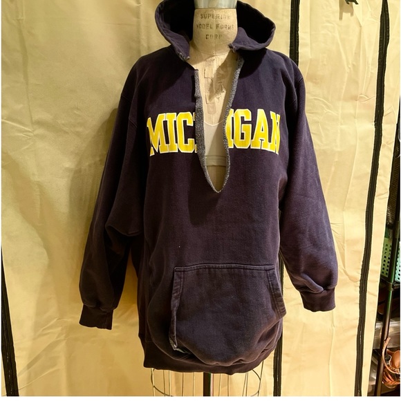 Univerty of MICHIGAN Vtg |Steeve & Barrie’s | Distressed Logo Sweatshirt |Sz:L - Picture 4 of 15